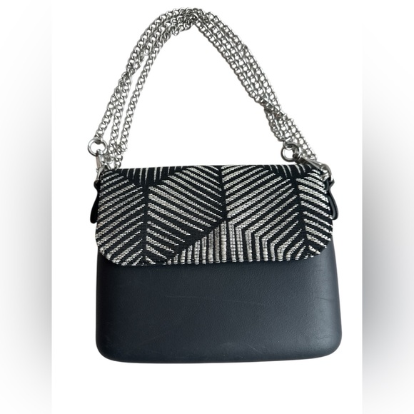 O bag O Pocket Mini Bag In Bkack And White Cgain Strap - Picture 2 of 4